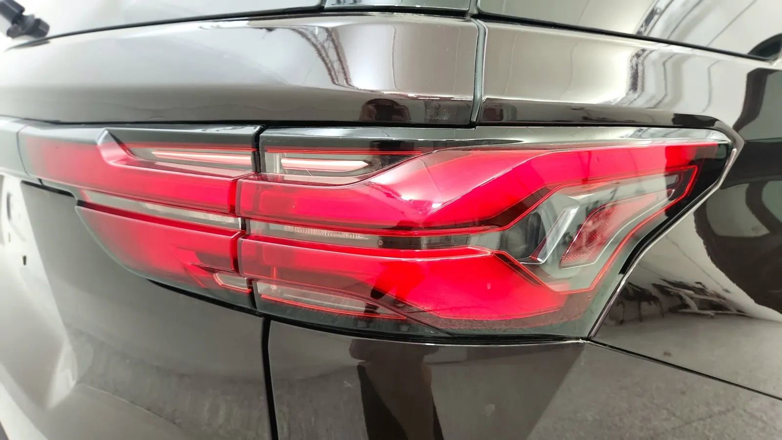 Used 2023 Chevrolet Traverse LT image 15