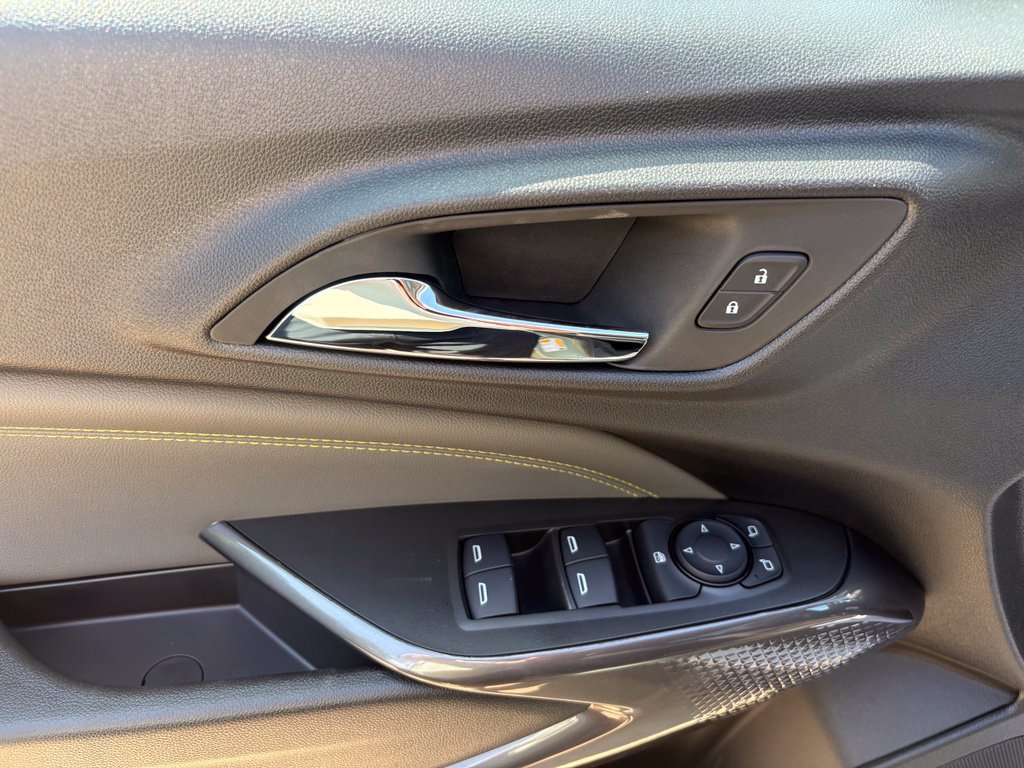 New 2026 Chevrolet Trax ACTIV w/ Sunroof Package FWD image 14