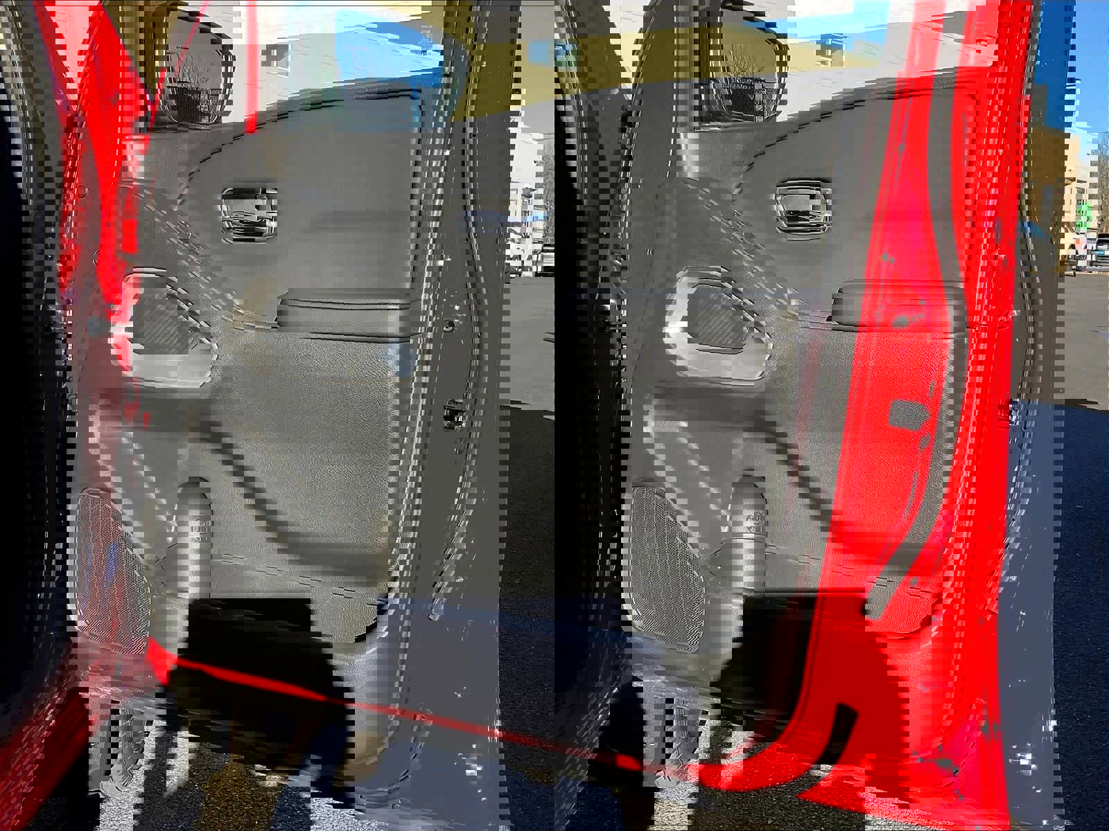 Used 2025 Nissan Frontier SV image 12