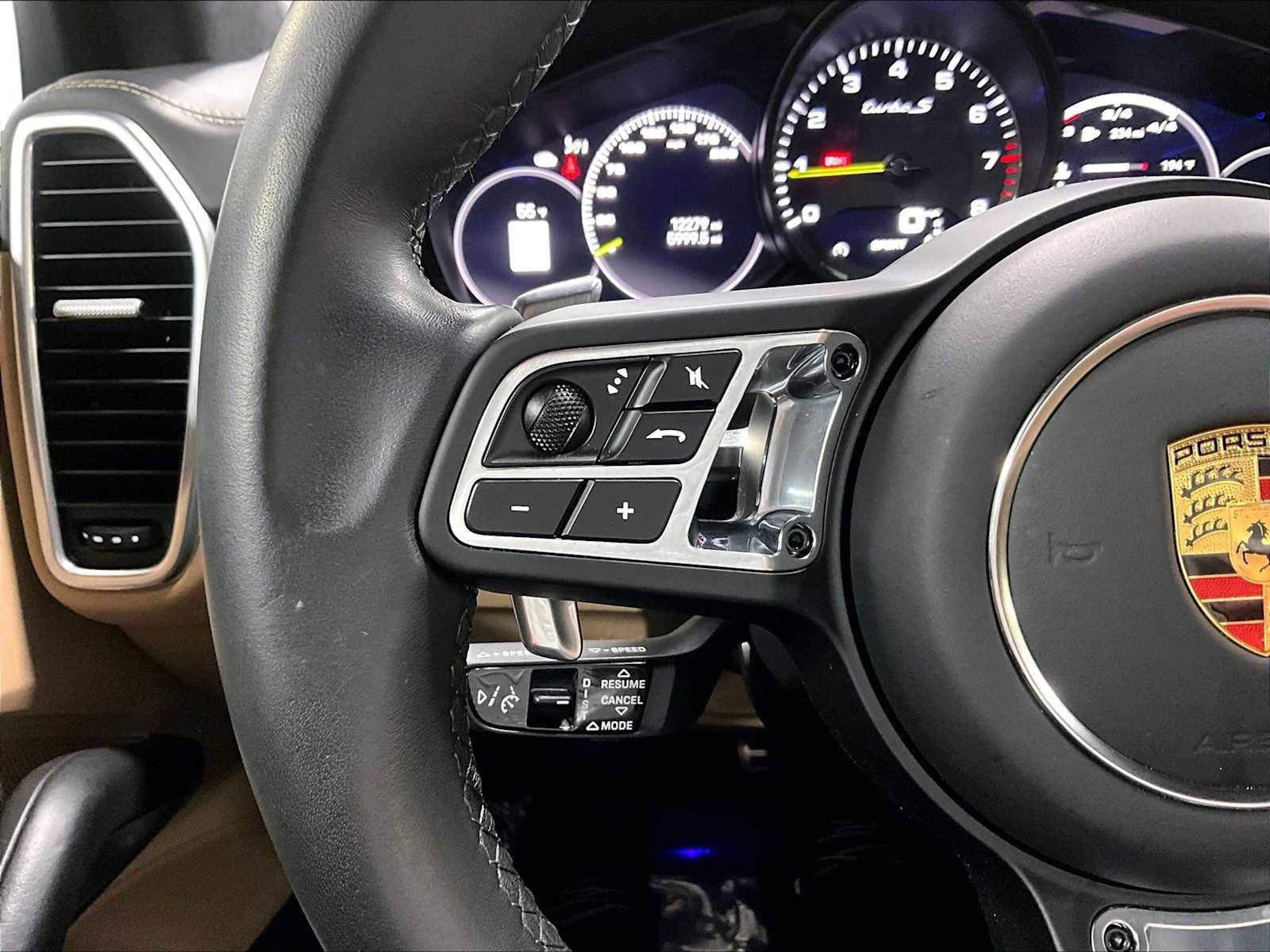 Used 2023 Porsche Cayenne Turbo S image 22