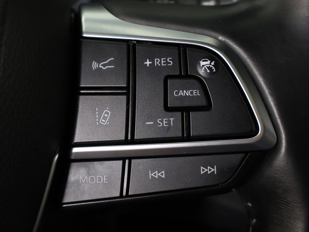 Used 2021 Toyota Highlander XLE image 48