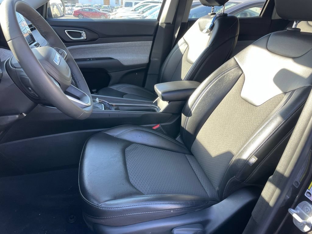 Used 2022 Jeep Compass Latitude AWD/4WD image 6