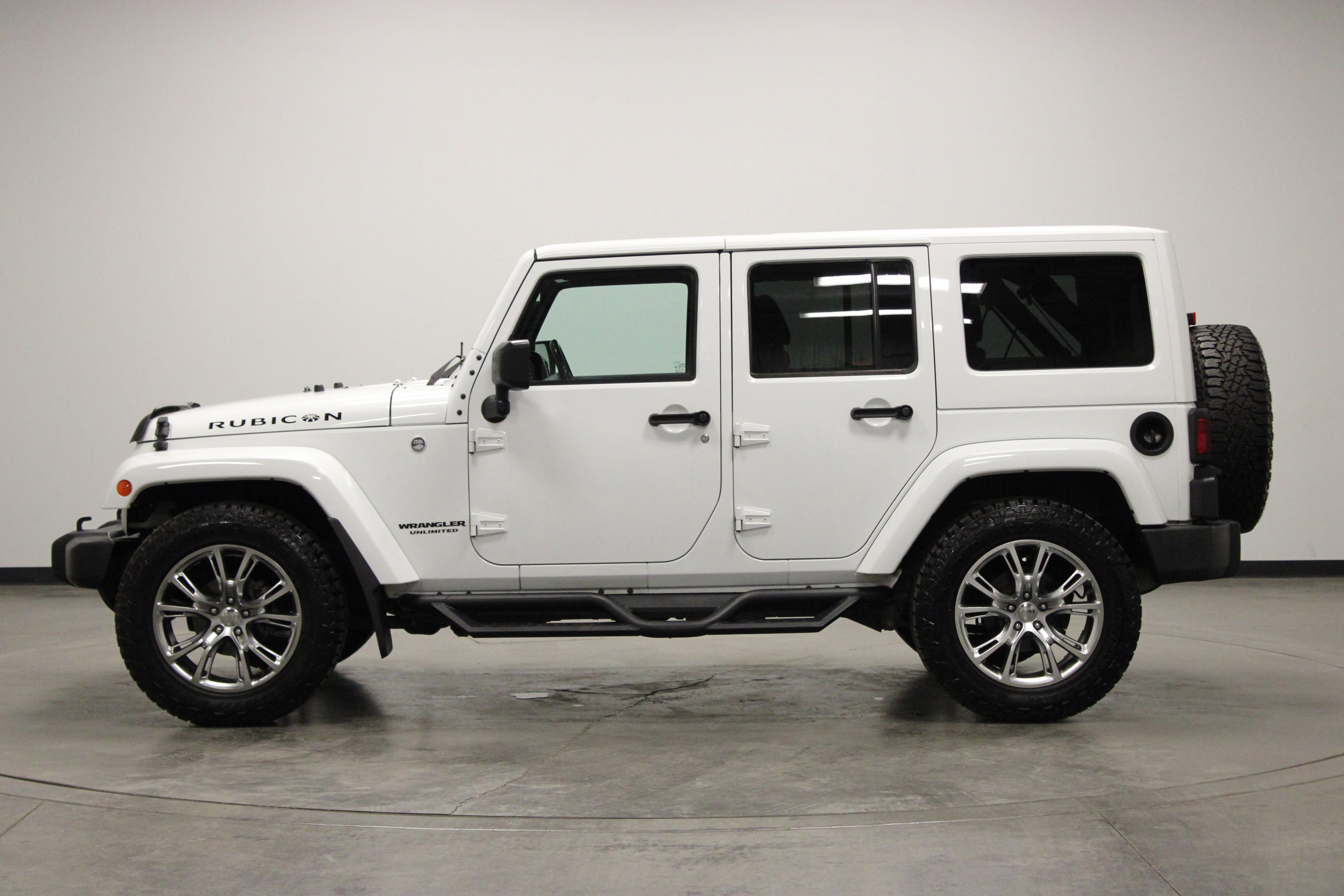 Used 2016 Jeep Wrangler Unlimited Rubicon w/ Connectivity Group AWD/4WD image 5