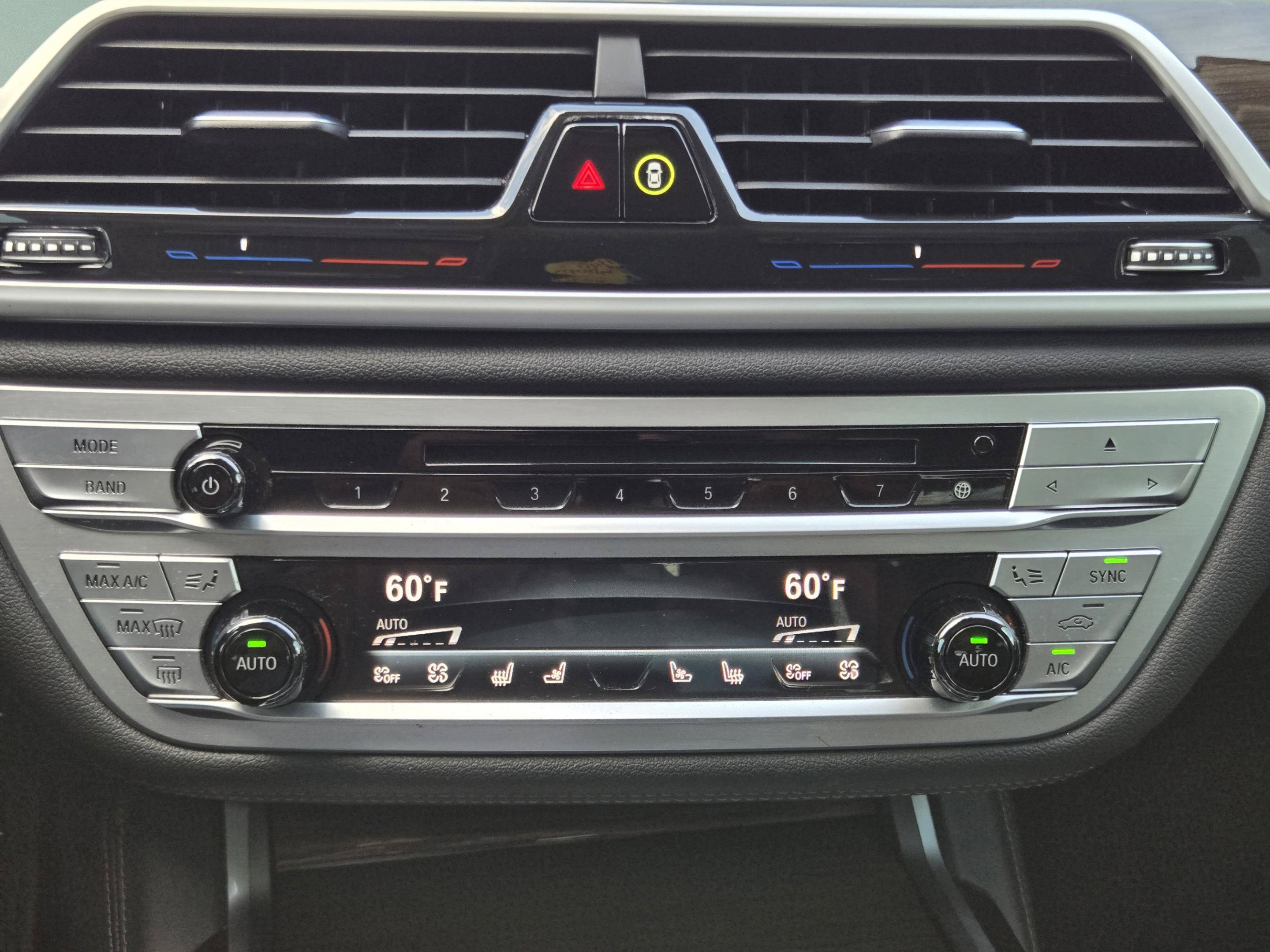 Used 2020 BMW 740i w/ Premium Package RWD image 15