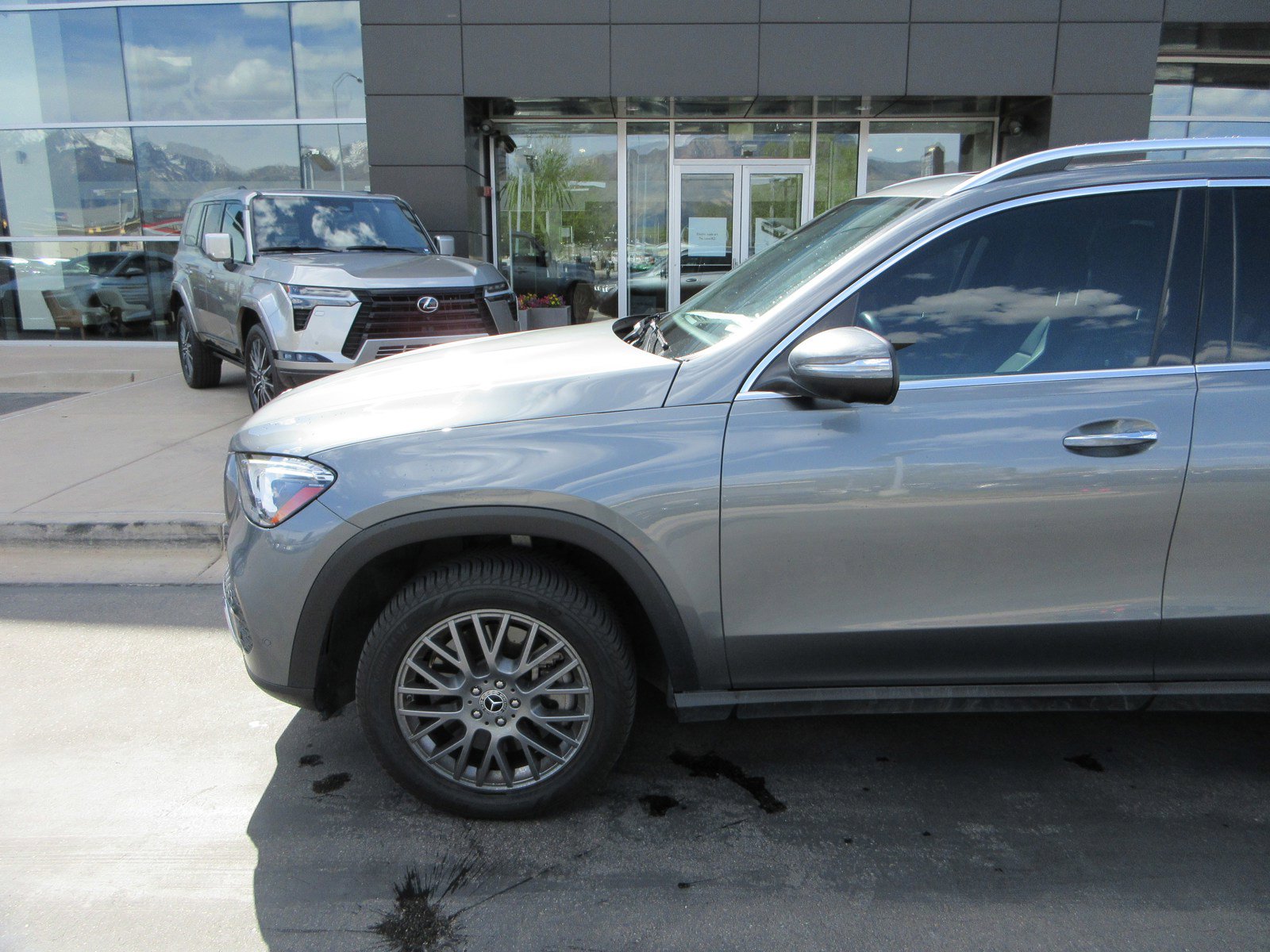 Used 2021 Mercedes-Benz GLE 450 4MATIC image 2