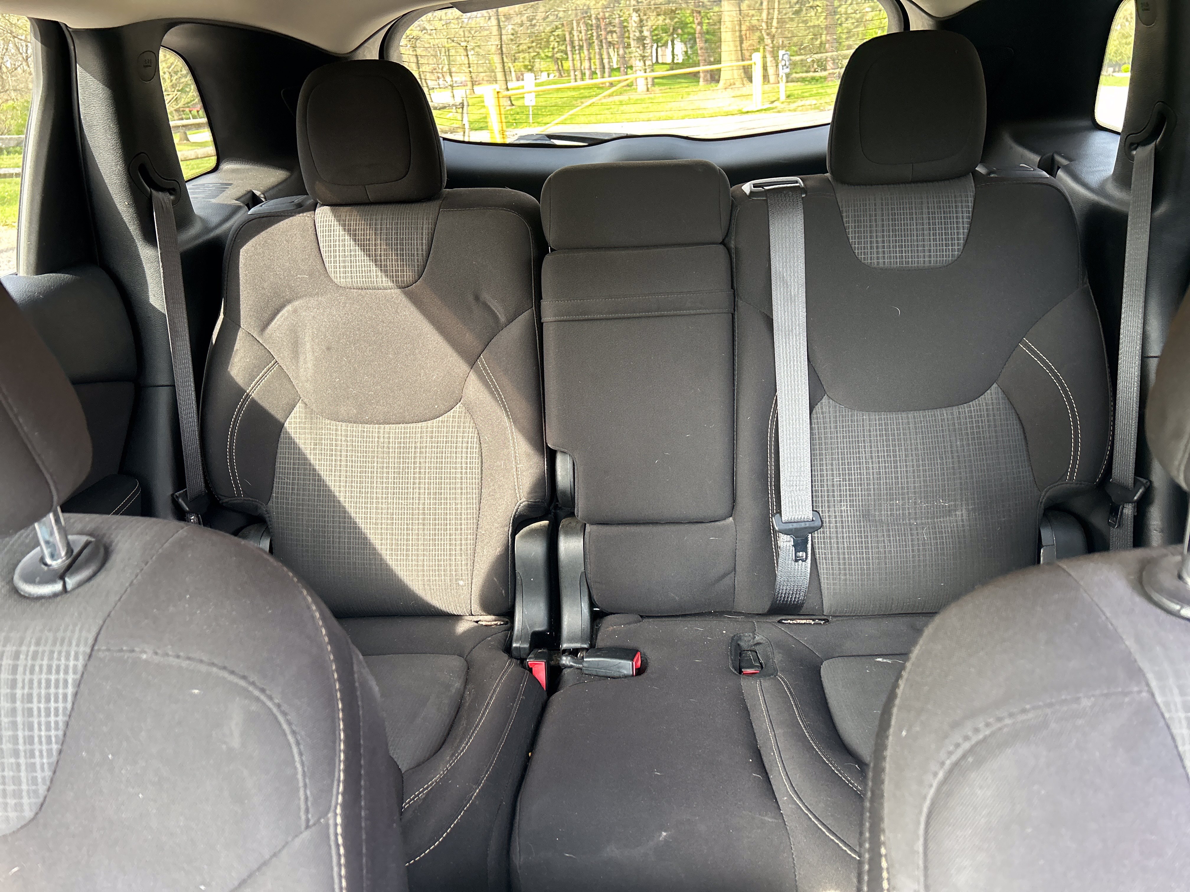 Used 2017 Jeep Cherokee Latitude AWD/4WD image 16