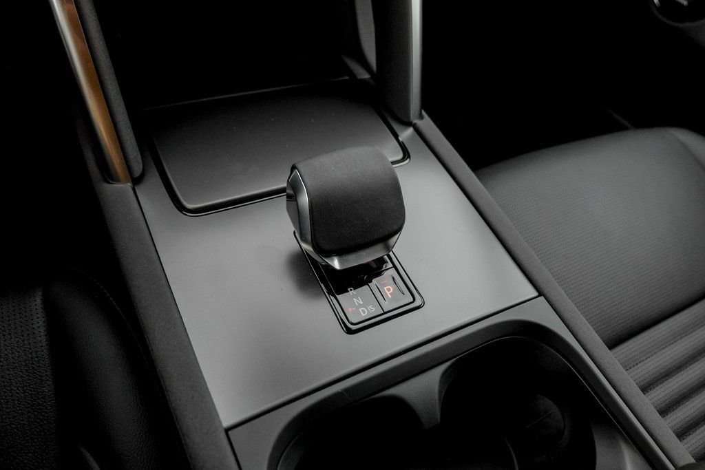 Used 2025 Land Rover Discovery Sport S image 15