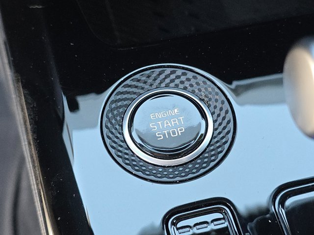 Used 2024 Kia Niro SX image 30