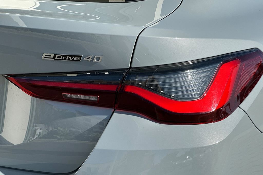 Used 2025 BMW i4 eDrive40 w/ M Sport Package image 33