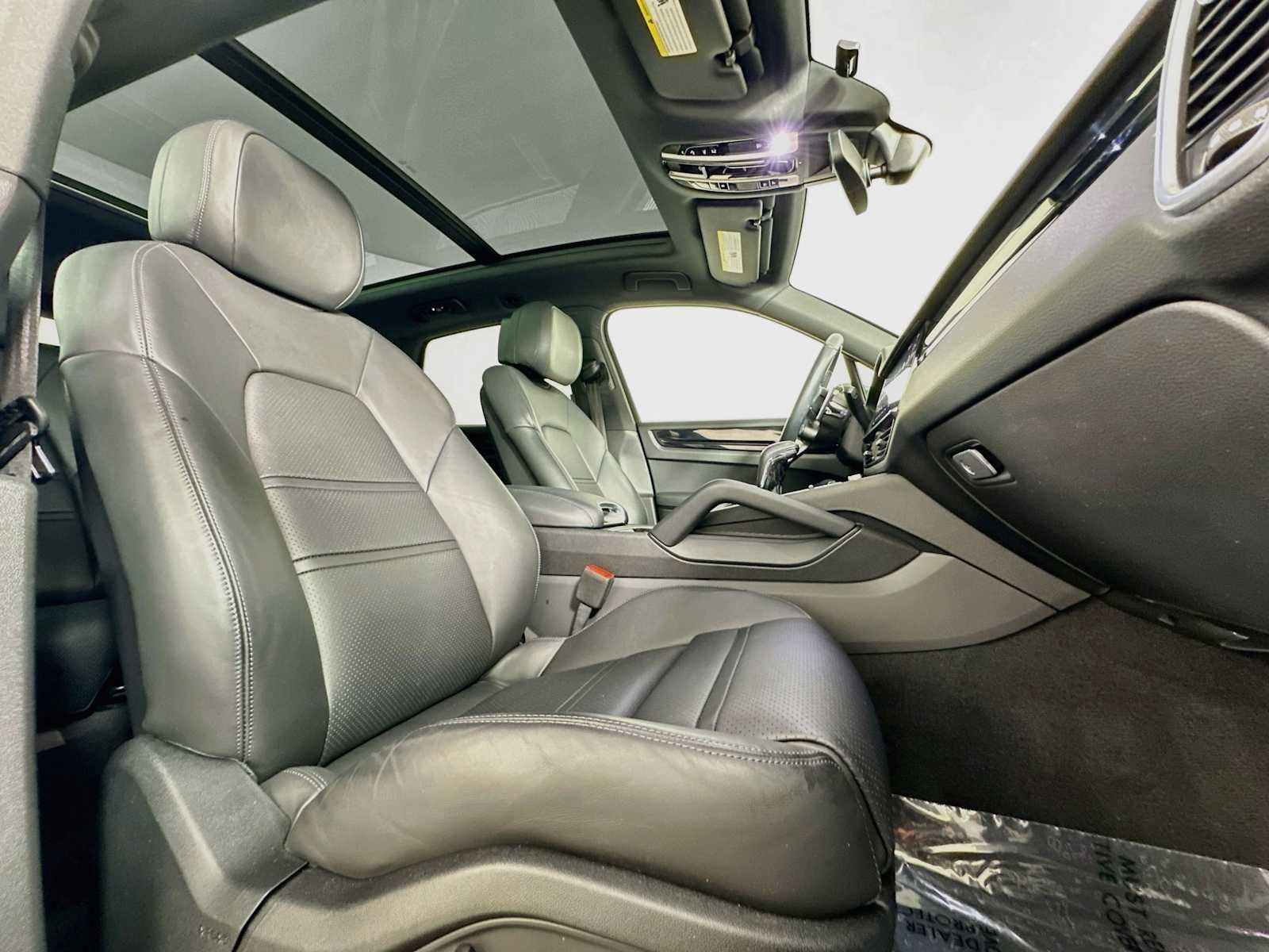 Certified 2023 Porsche Cayenne AWD/4WD image 29