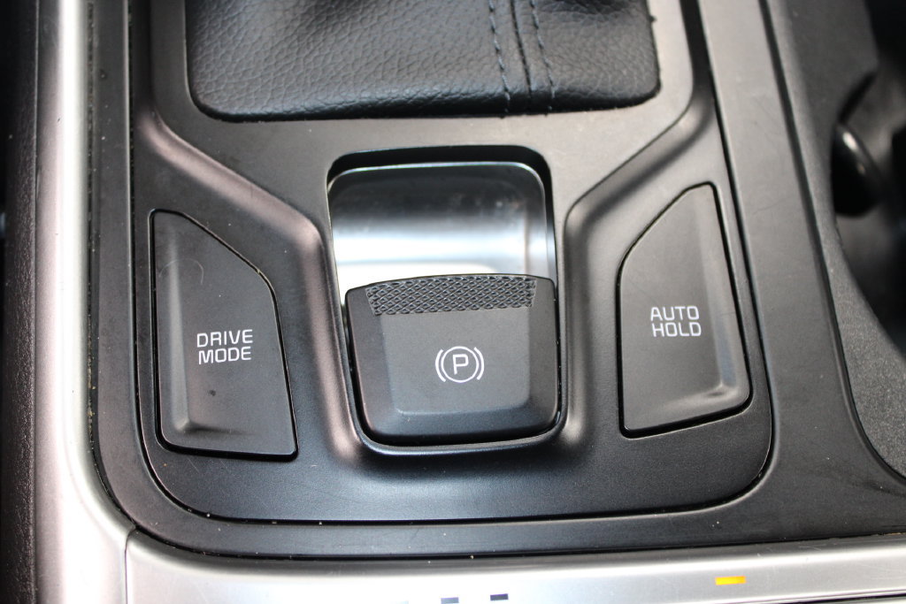 Used 2025 Kia Carnival FWD image 43