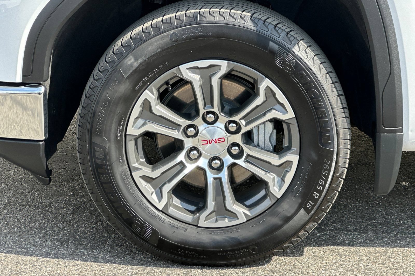 Certified 2026 GMC Sierra 1500 SLT RWD image 36