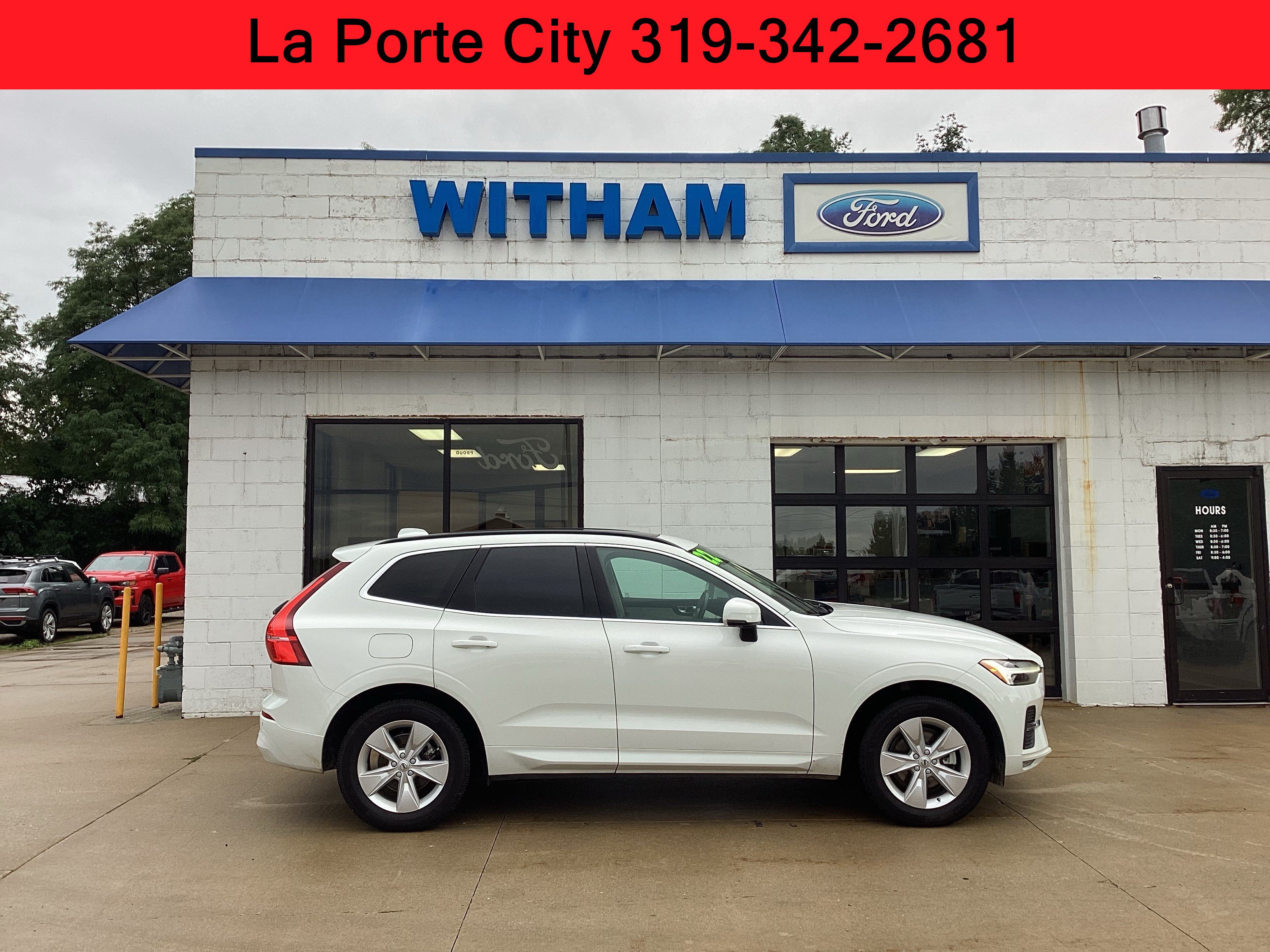 Used 2022 Volvo XC60 B5 Momentum AWD/4WD image 4