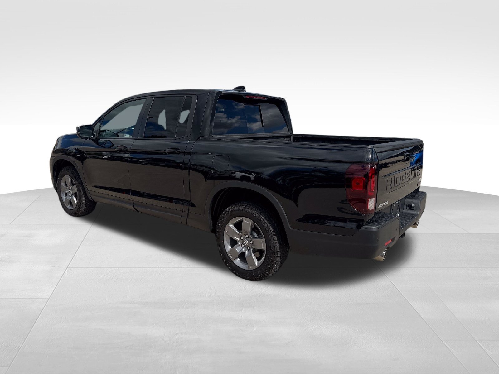 Used 2025 Honda Ridgeline TrailSport image 17