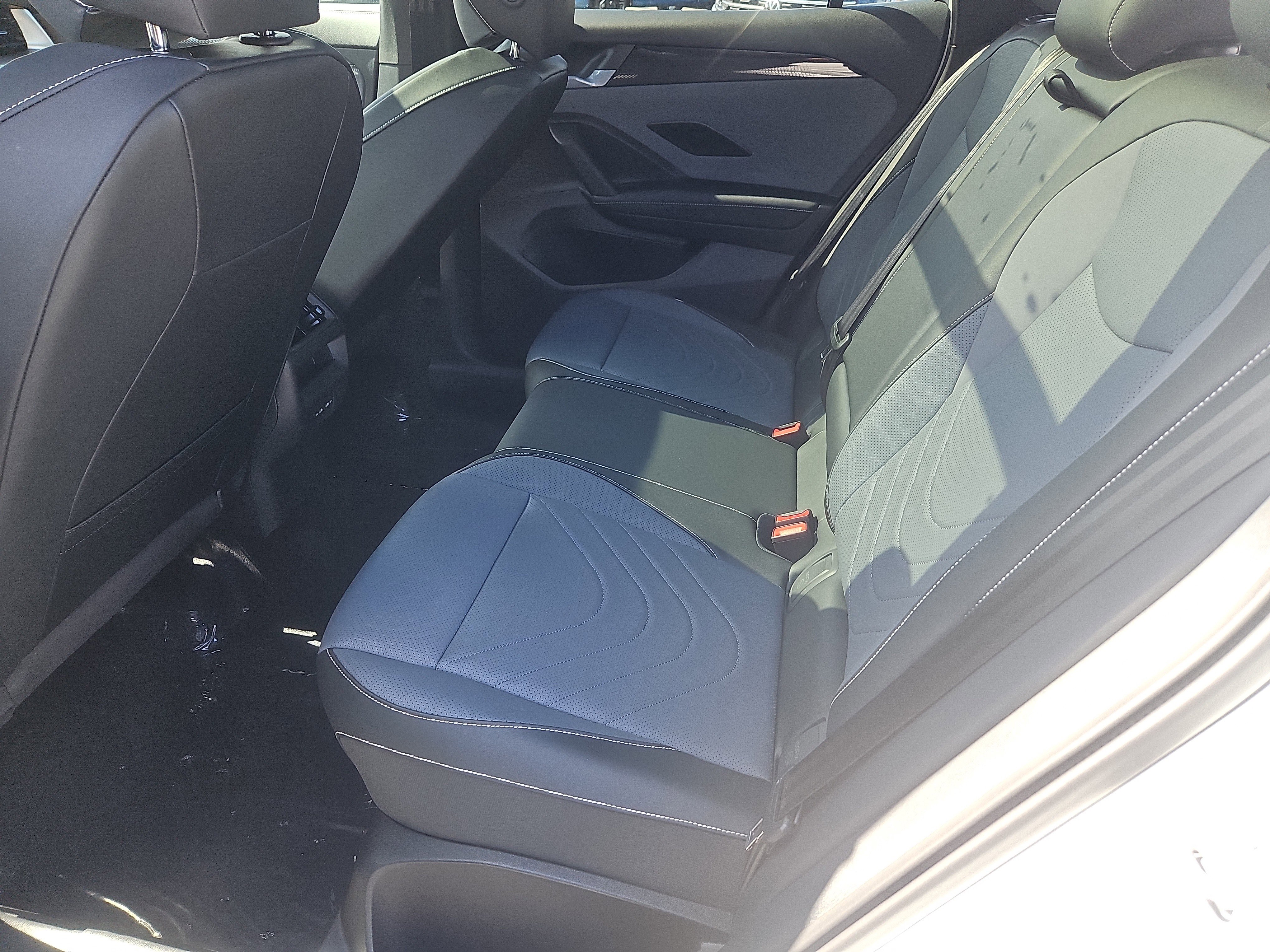 New 2026 Volkswagen Tiguan SE R-Line image 18