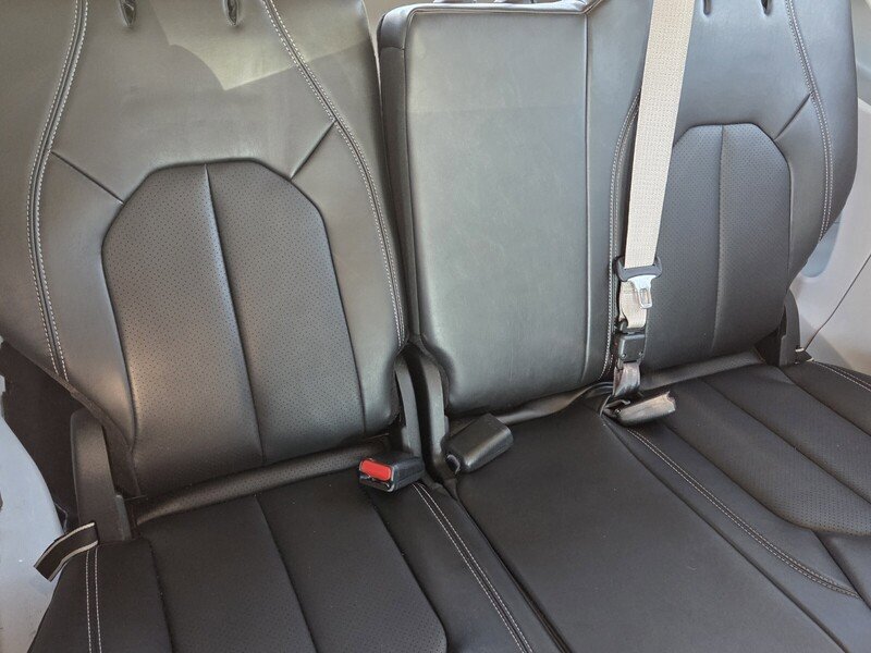 Used 2024 Chrysler Pacifica Touring-L image 16