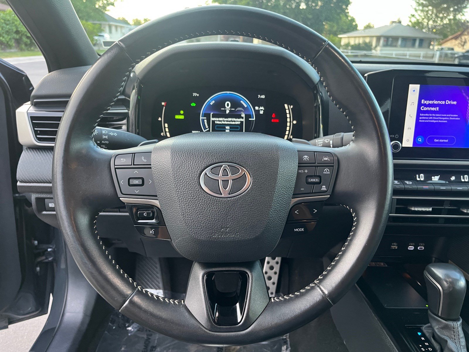 Used 2025 Toyota Camry SE FWD image 12
