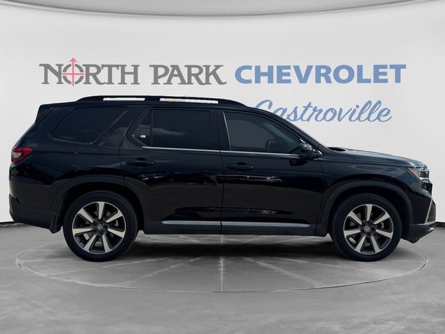 Used 2025 Honda Pilot Elite image 2