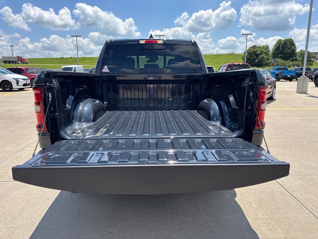 New 2026 RAM 1500 Express AWD/4WD image 29