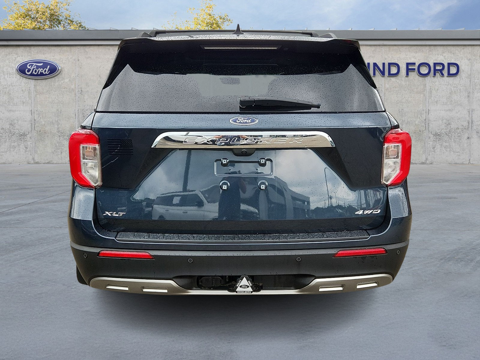 Used 2023 Ford Explorer XLT w/ Equipment Group 202A AWD/4WD image 5
