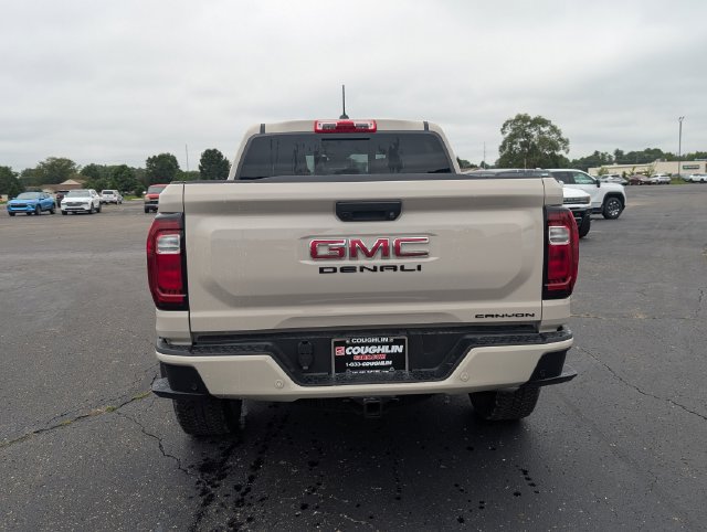 New 2026 GMC Canyon Denali w/ LPO, Black Badging Package AWD/4WD image 6