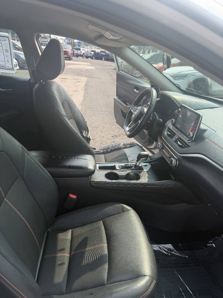 Used 2019 Nissan Altima 2.5 SR FWD image 14