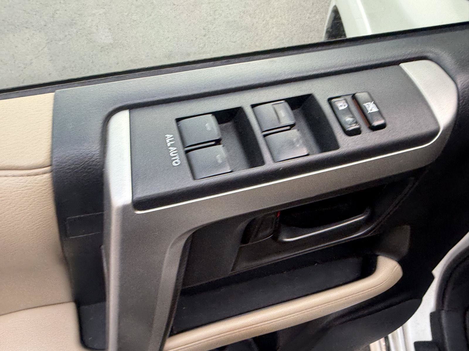 Used 2010 Toyota 4Runner Limited AWD/4WD image 15