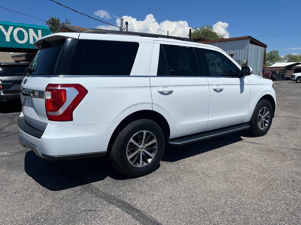 Used 2018 Ford Expedition XLT w/ Equipment Group 202A RWD image 4