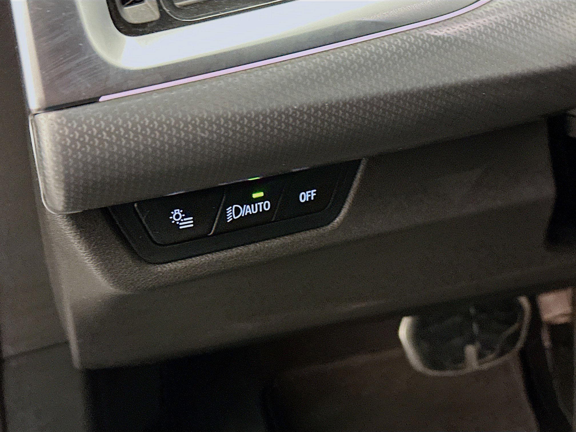 Used 2025 BMW X2 xDrive28i image 17