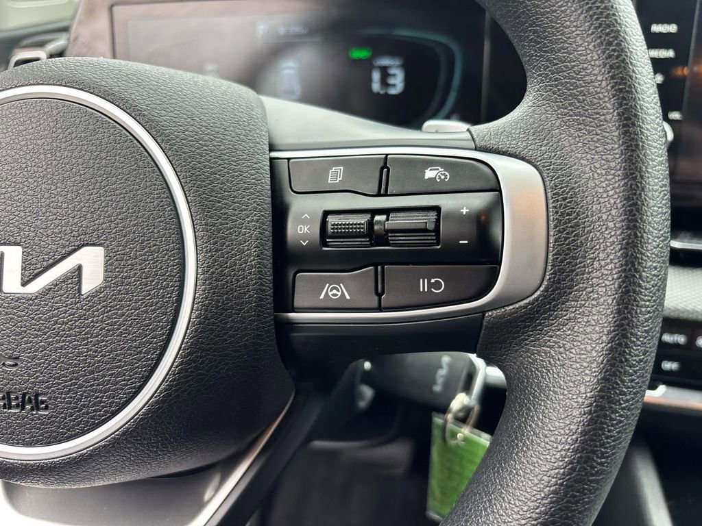 Used 2024 Kia Sportage LX image 18