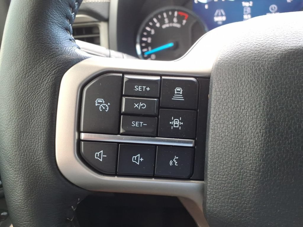 Used 2023 Ford Expedition XLT RWD image 32
