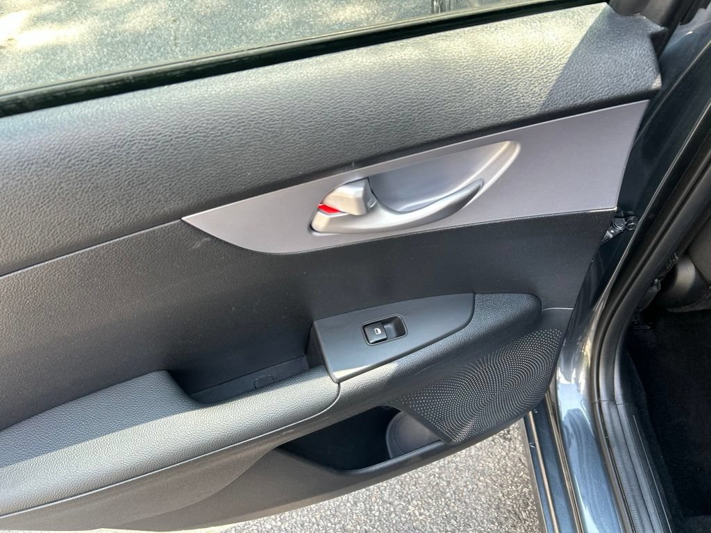 Used 2024 Kia Forte LXS FWD image 25