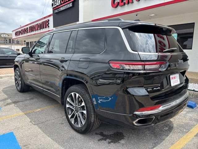 Used 2022 Jeep Grand Cherokee L Overland w/ Luxury Tech Group IV AWD/4WD image 3