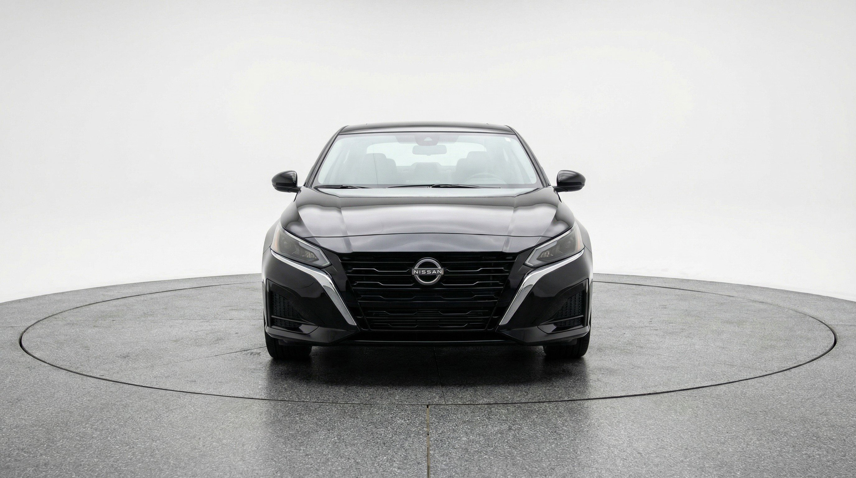 Used 2025 Nissan Altima 2.5 SV FWD image 2