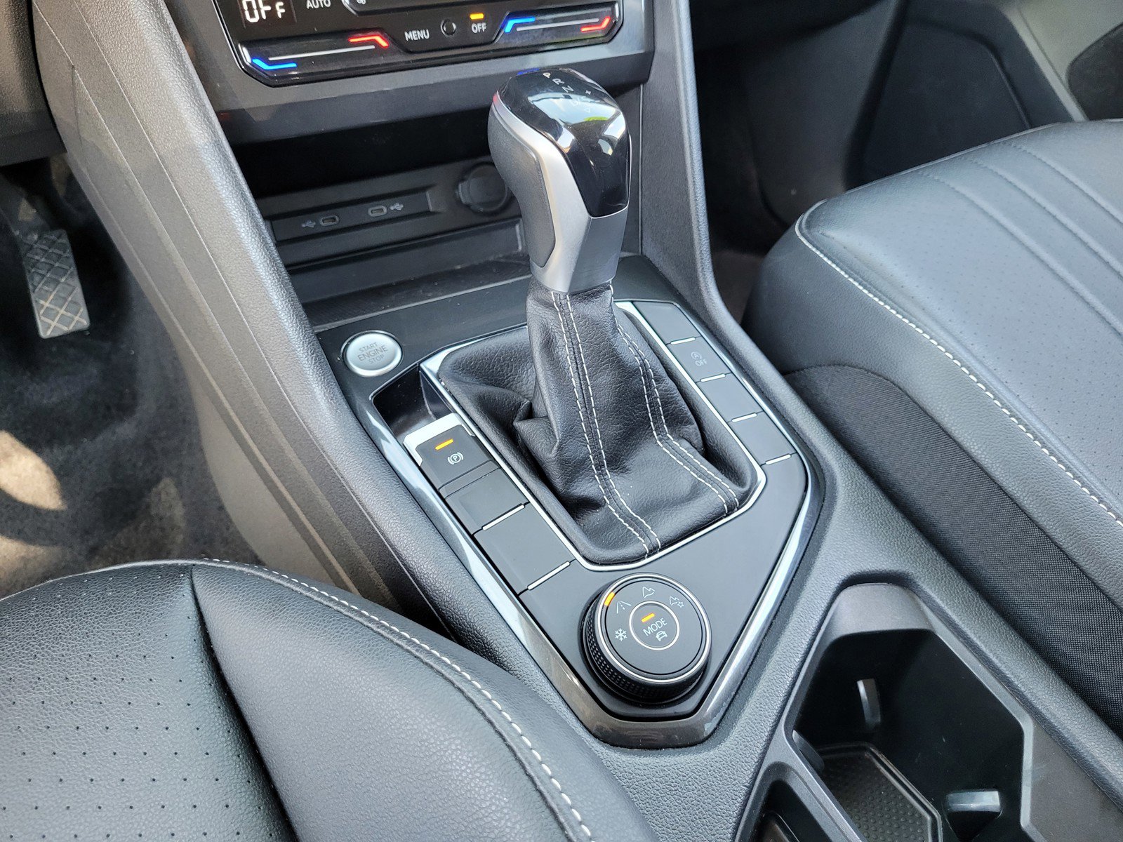 Used 2023 Volkswagen Tiguan SE image 21