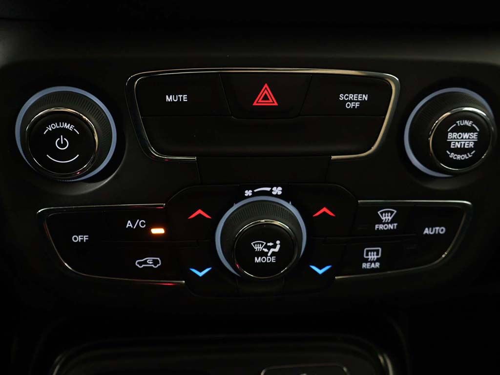 Used 2020 Jeep Compass Limited image 44