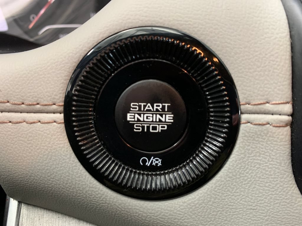 Used 2025 Jeep Compass Limited AWD/4WD image 15
