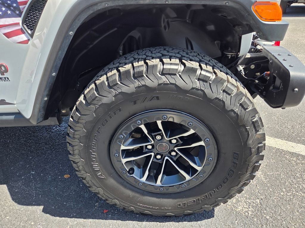 Used 2022 Jeep Wrangler Unlimited Rubicon w/ LED Lighting Group AWD/4WD image 18