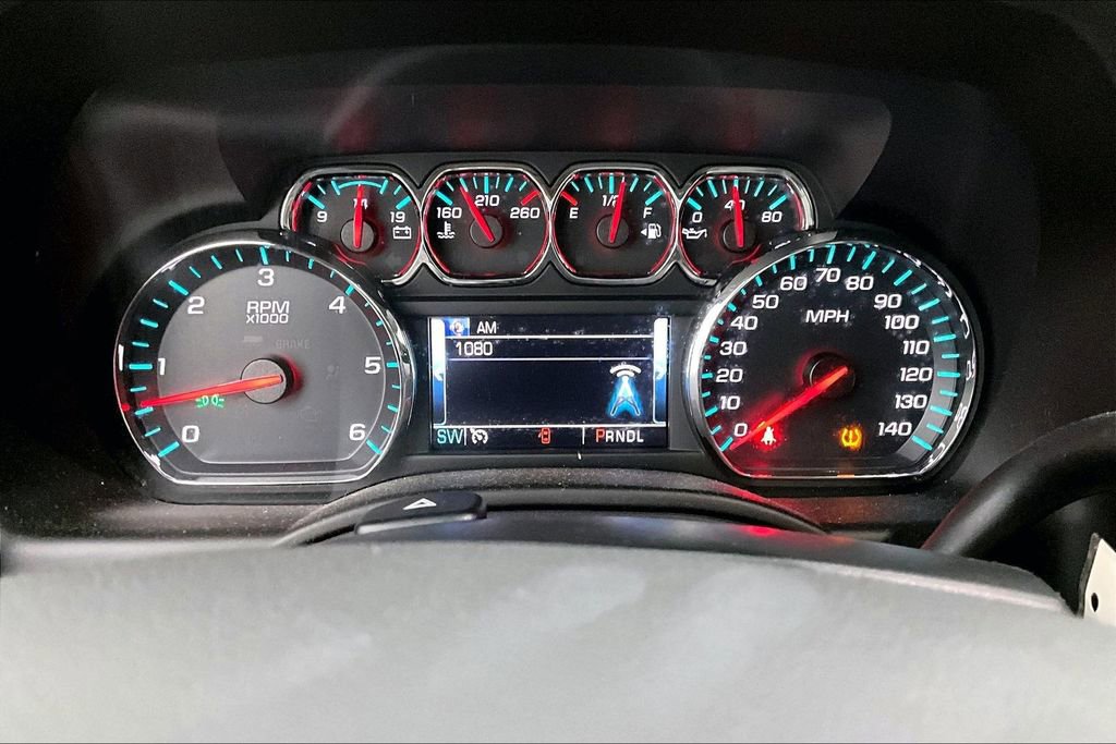 Used 2018 Chevrolet Suburban LS image 29