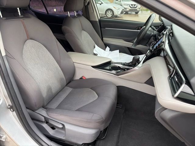 Used 2019 Toyota Camry LE FWD image 7