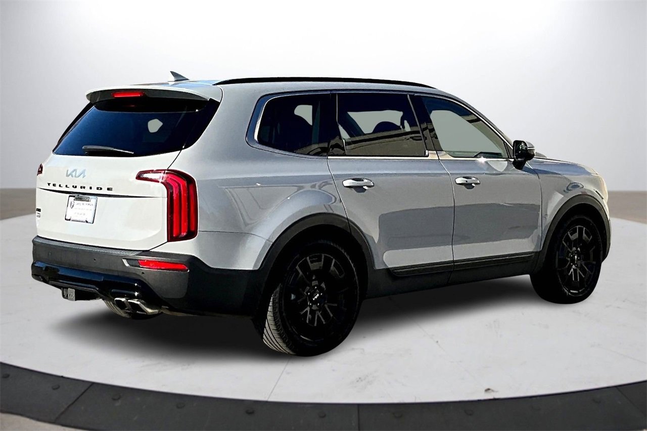 Used 2022 Kia Telluride SX w/ Nightfall Edition Package image 8