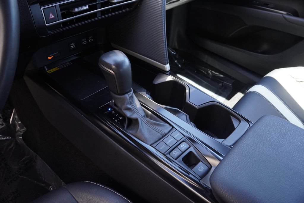 Used 2025 Toyota Camry SE w/ Multimedia Upgrade Package FWD image 30