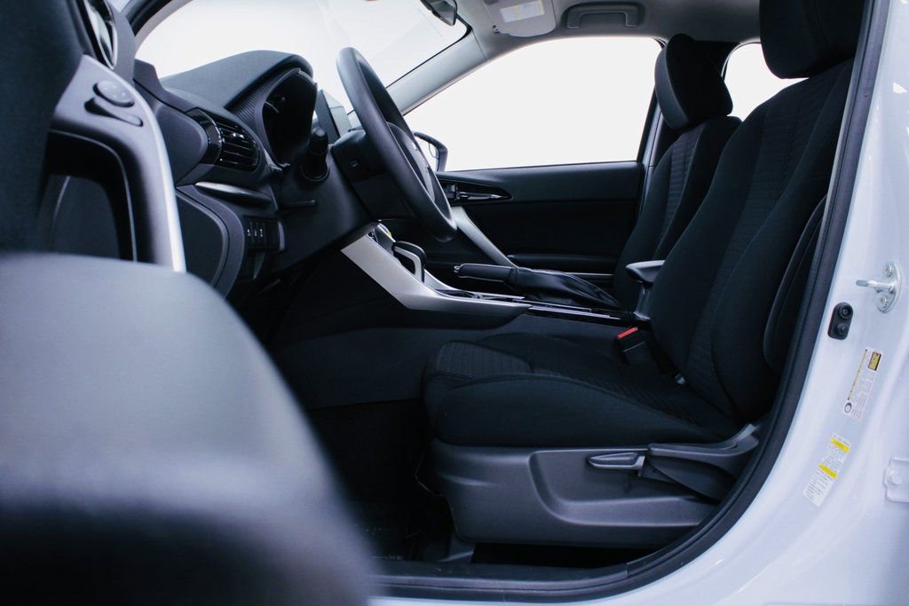 Used 2024 Mitsubishi Eclipse Cross SE image 3