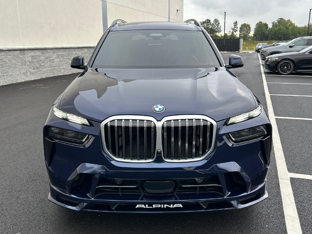 Used 2025 BMW ALPINA XB7 AWD/4WD image 3