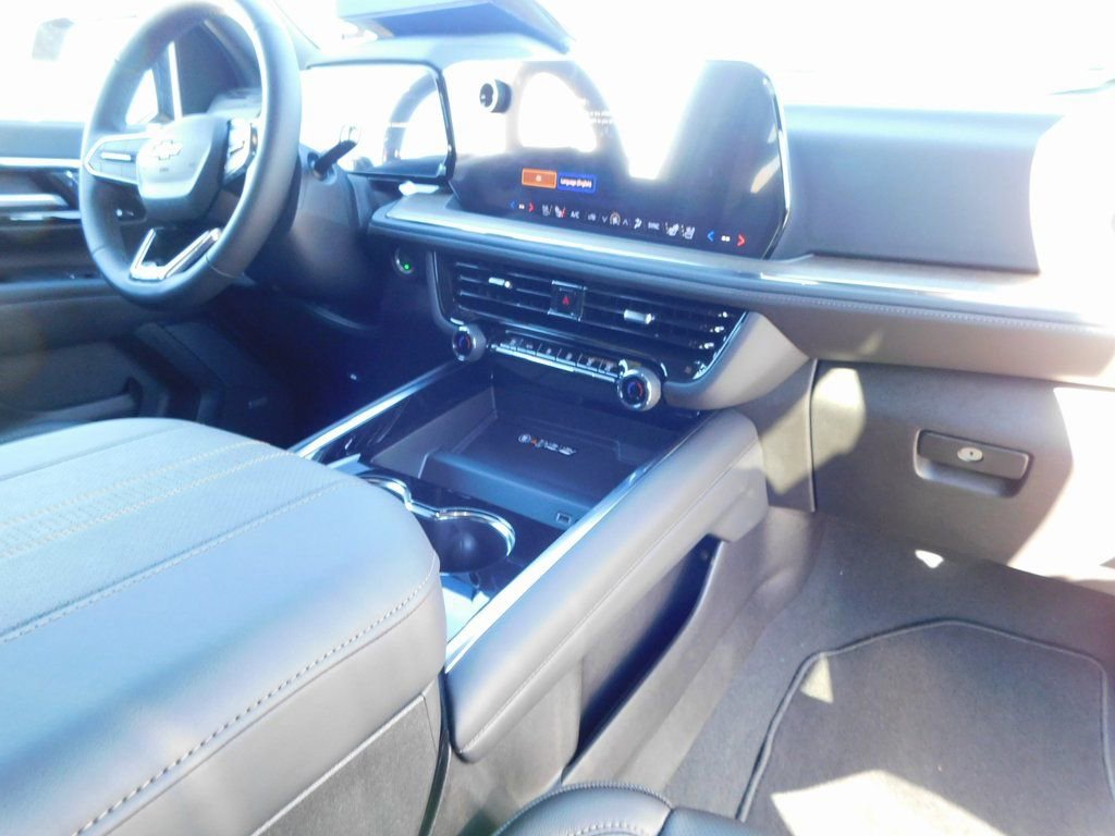 New 2025 Chevrolet Suburban High Country image 20