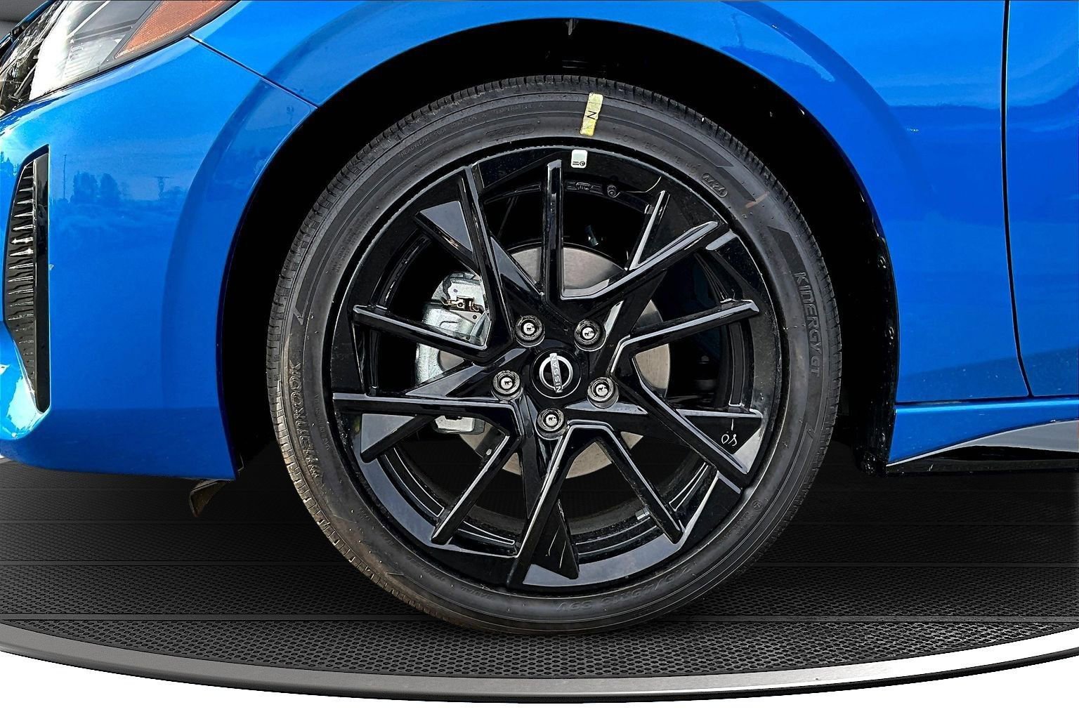 New 2025 Nissan Sentra SR w/ Midnight Edition image 13