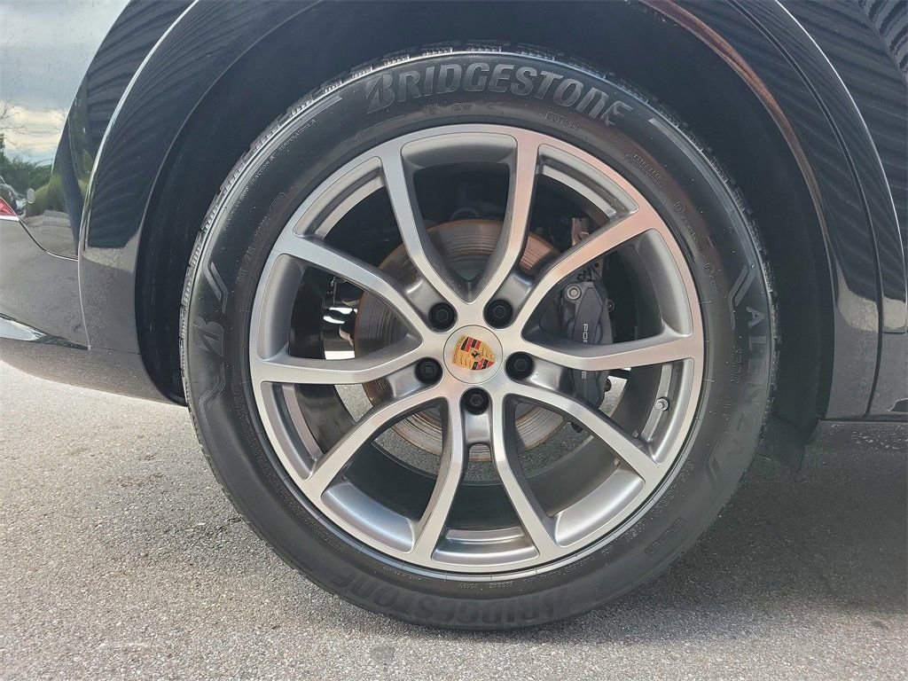 Certified 2025 Porsche Cayenne image 13