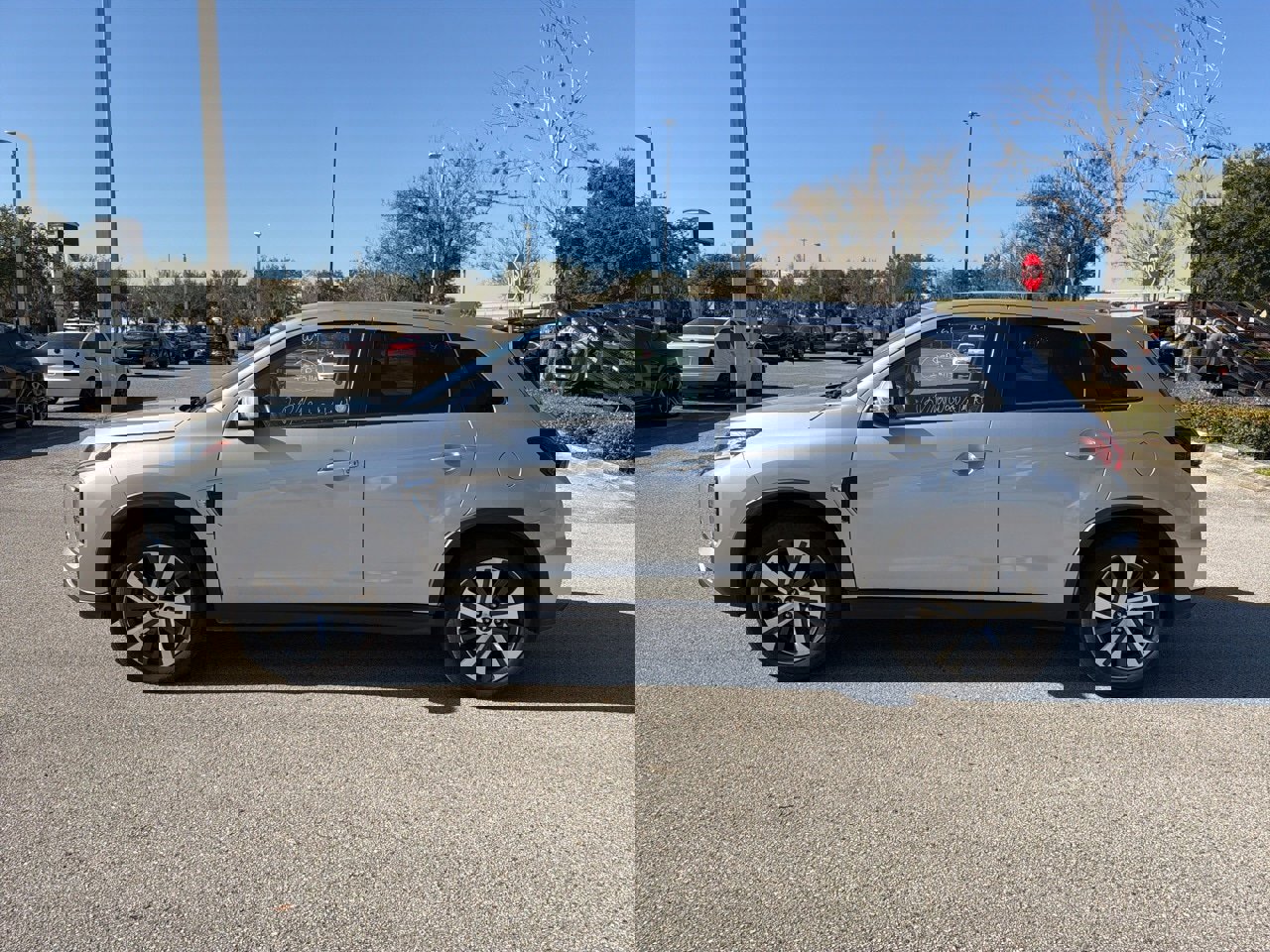 Used 2024 Mitsubishi Outlander Sport SE image 2