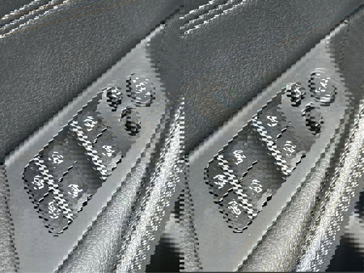 Used 2019 BMW 540i w/ Executive Package image 35