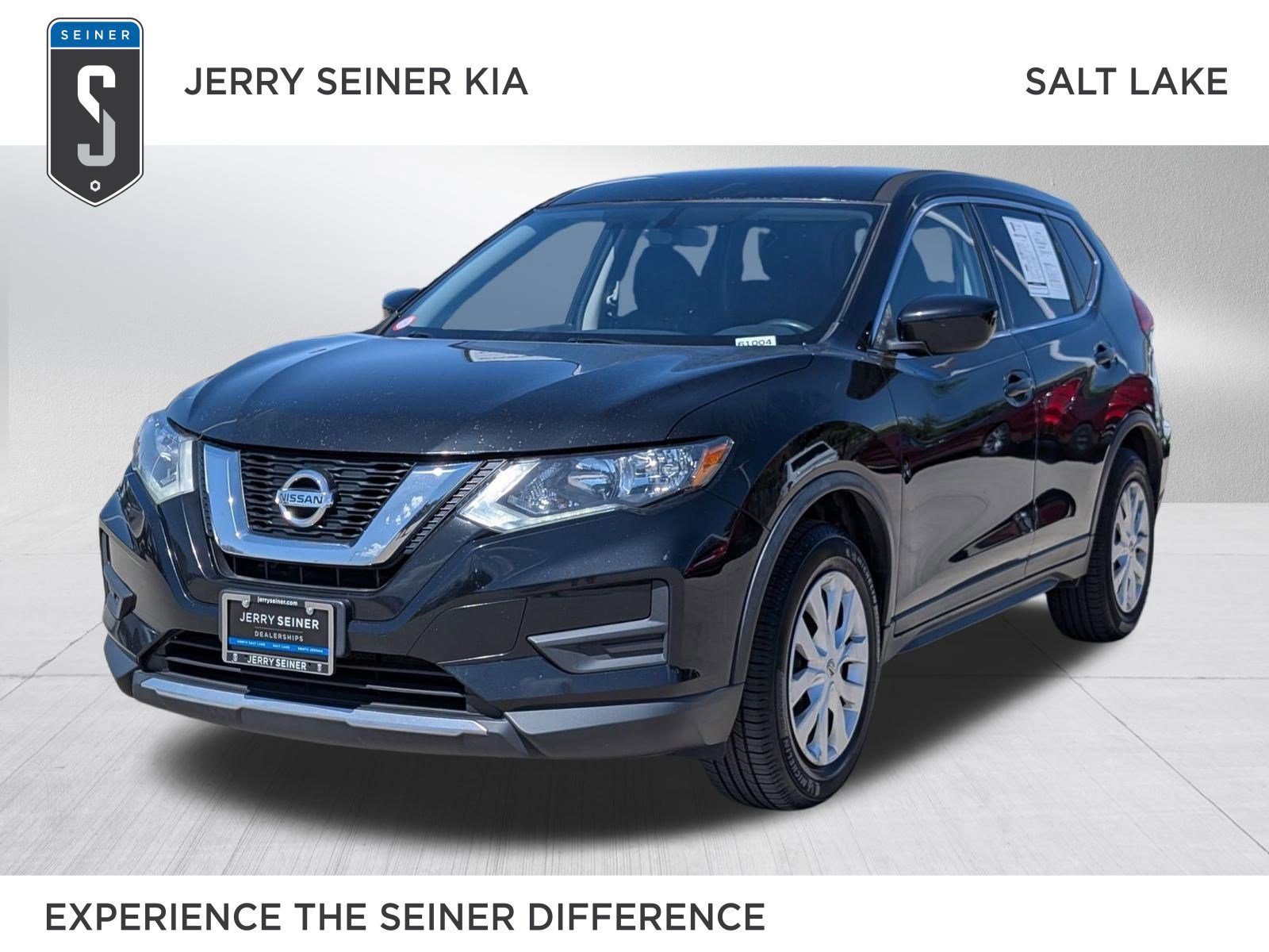 Used 2017 Nissan Rogue S FWD image 1